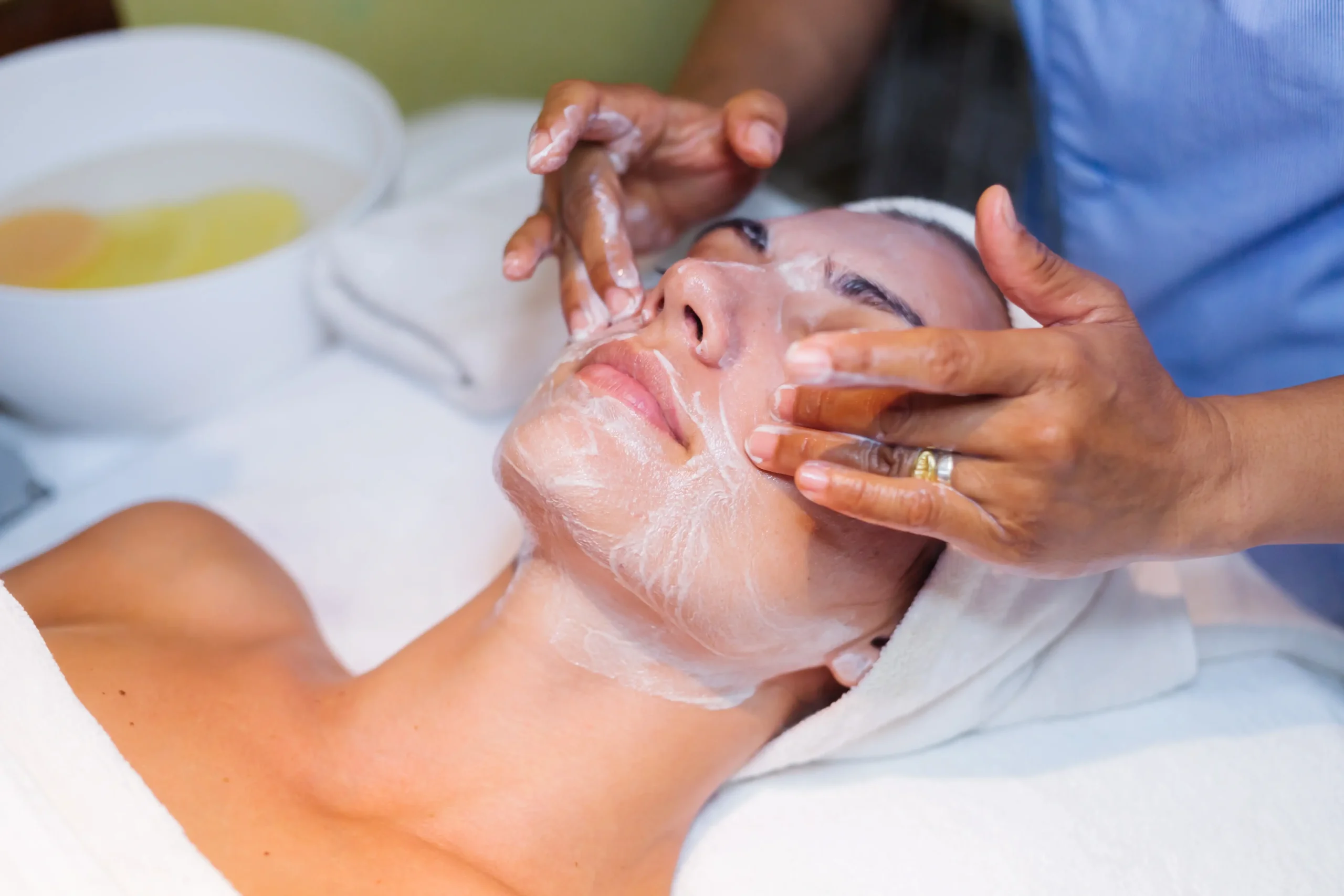 Deep Cleansing Facial in Dubai